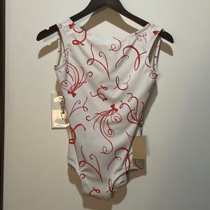 NWT LuckyLeo adult medium